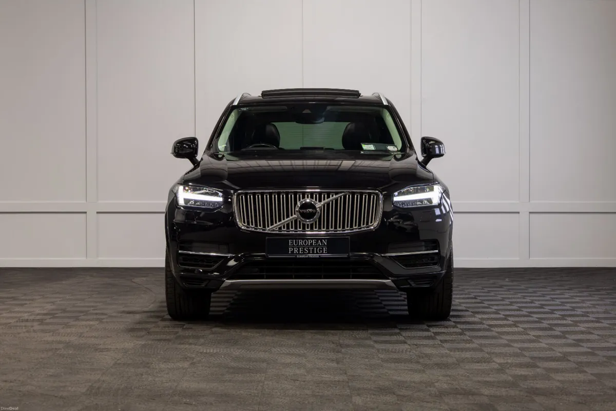2018 Volvo XC90 T8 Inscription Pro - Image 2