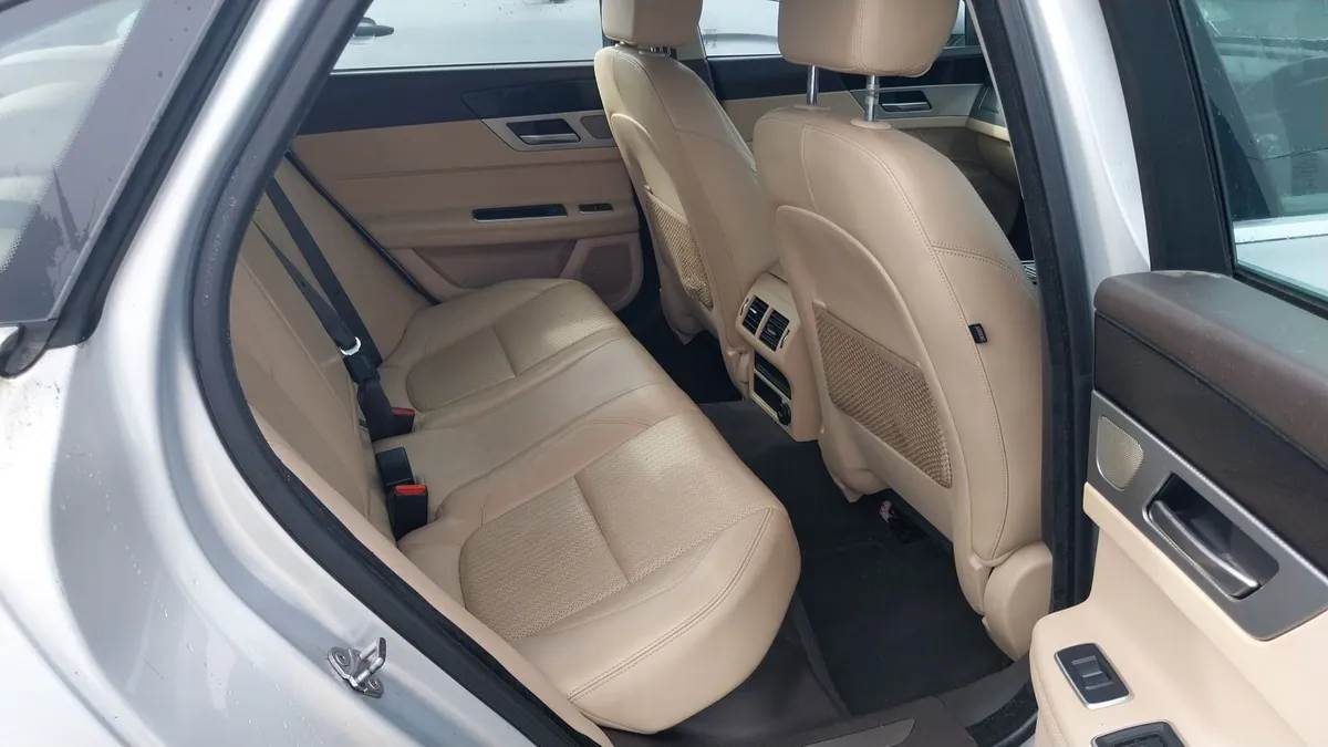 Jaguar XF 2017 Prestige 2.0D - Image 5