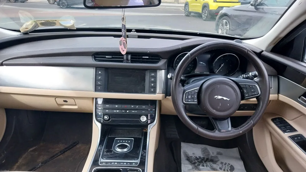 Jaguar XF 2017 Prestige 2.0D - Image 6