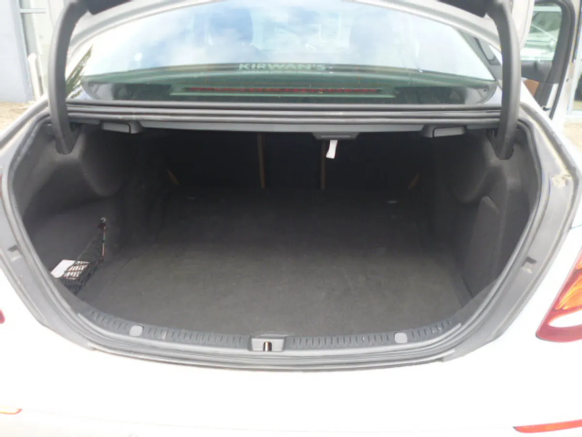 Mercedes E220d 2.0L AVANTGARDE AUTO 2019 - Image 5