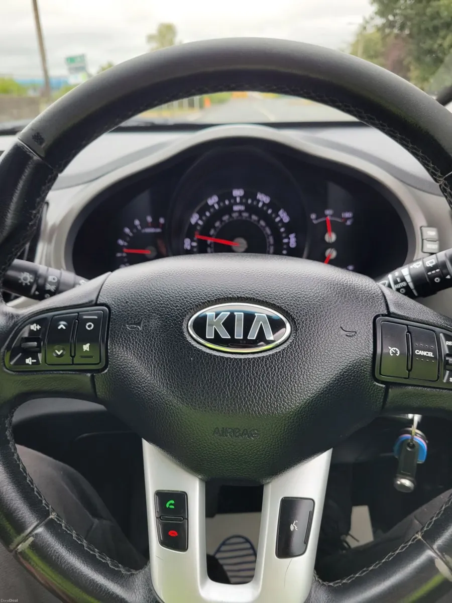 Car - Image 2