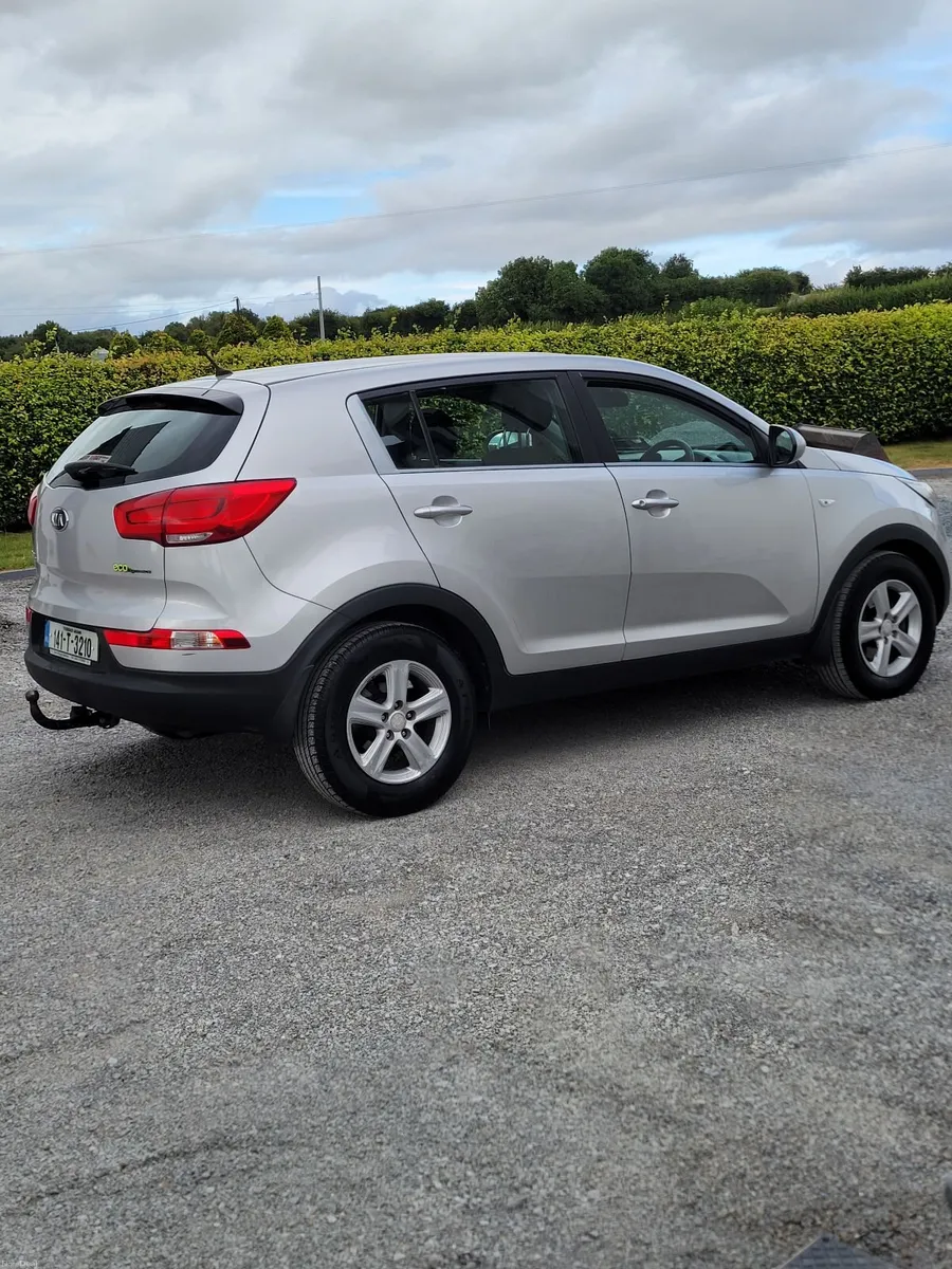 Car - Image 3
