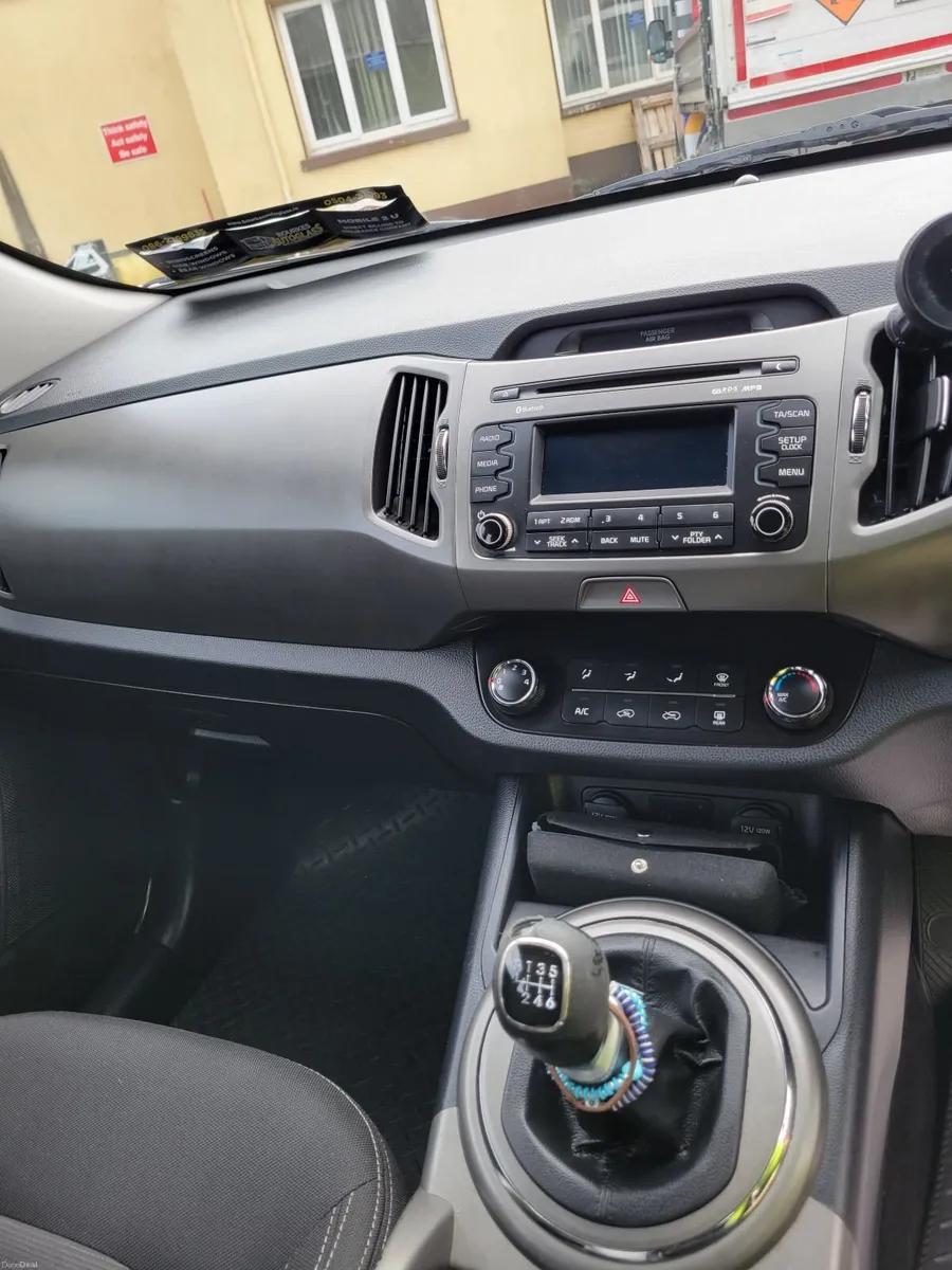 Car - Image 4