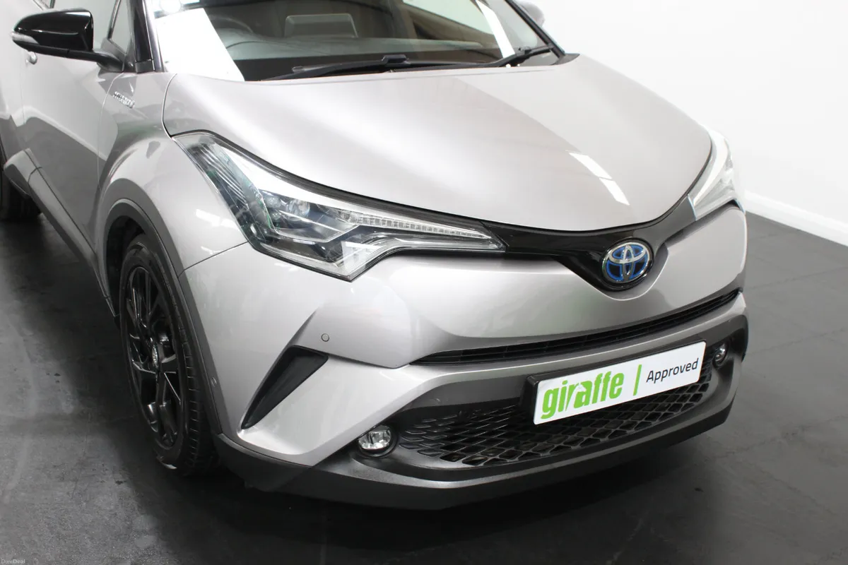 2019 Toyota C-HR Dynamic (Premium Pack) - Image 5