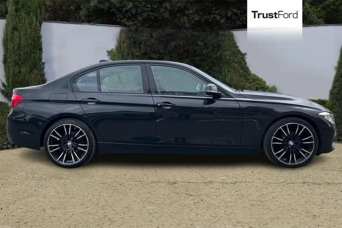 BMW 3-Series 320d EfficientDynamics Sport 4dr - Image 3