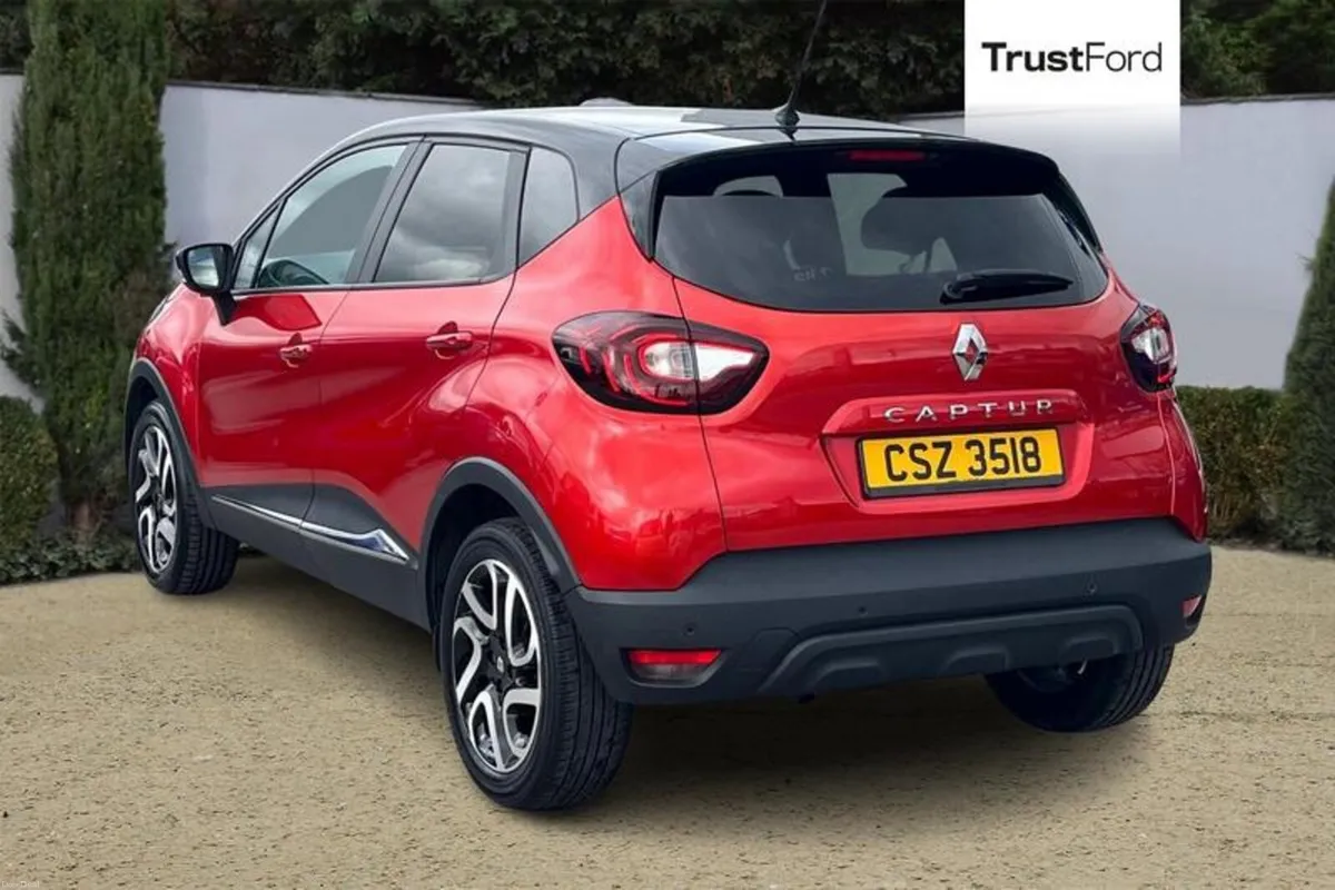 Renault Captur 1.5 dCi 90 Iconic 5dr - Image 2