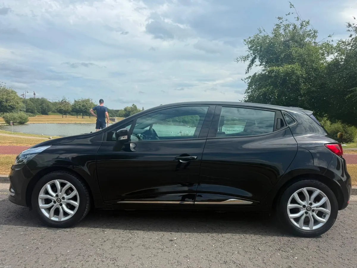 1.2 PETROL LOW MILEAGE HIGH SPEC - Image 5