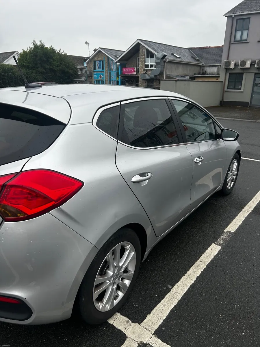 Kia Ceed 2015 - Image 4