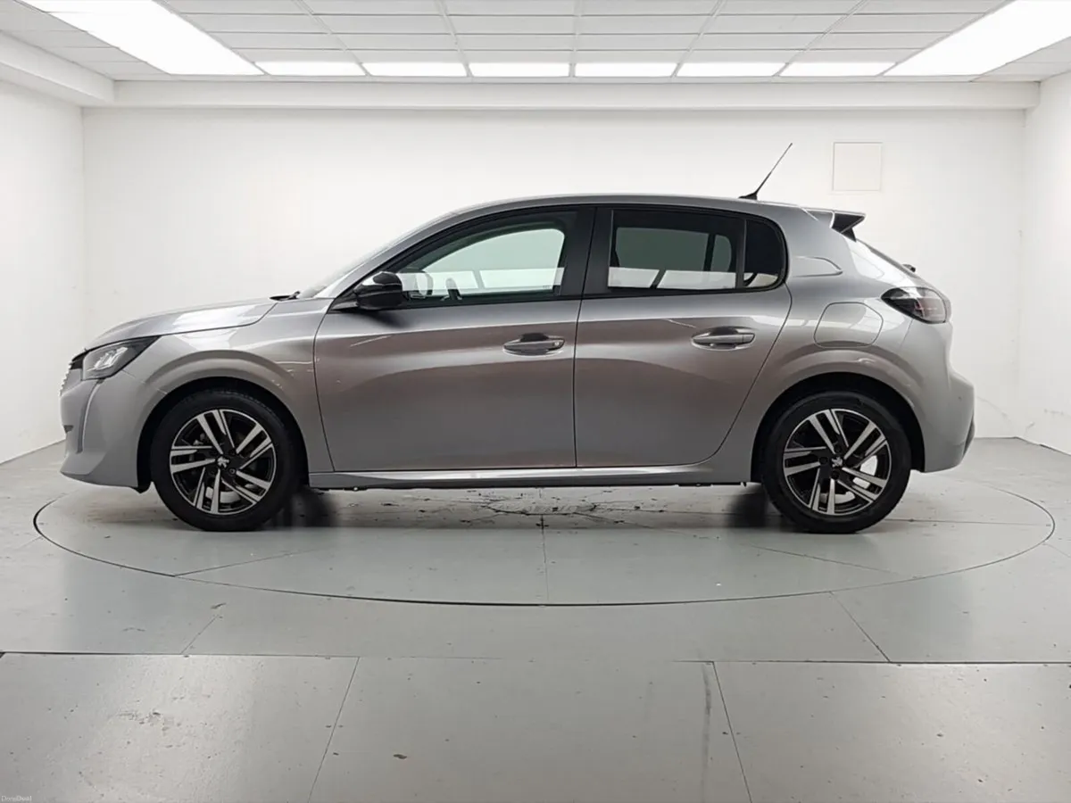 Peugeot 208 1.2 Puretech 75 bhp Active - Image 5