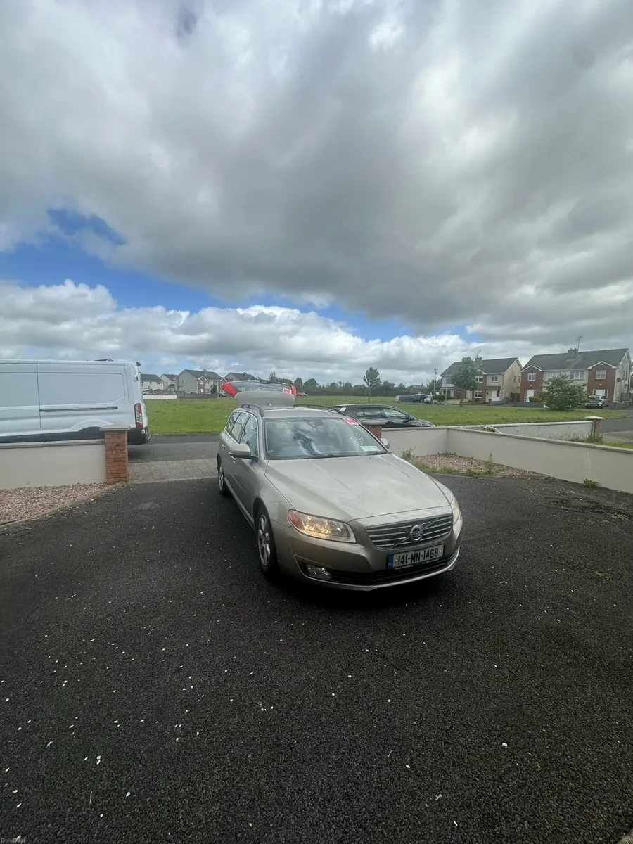 2014 Volvo v70 automatic - Image 3