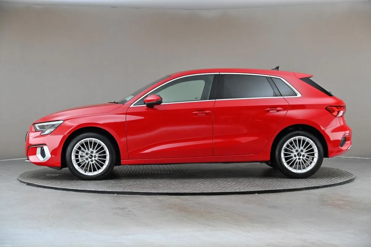 Audi A3 1.4 TFSI DSG SPORTBACK **VERY LOW KMS** - Image 5
