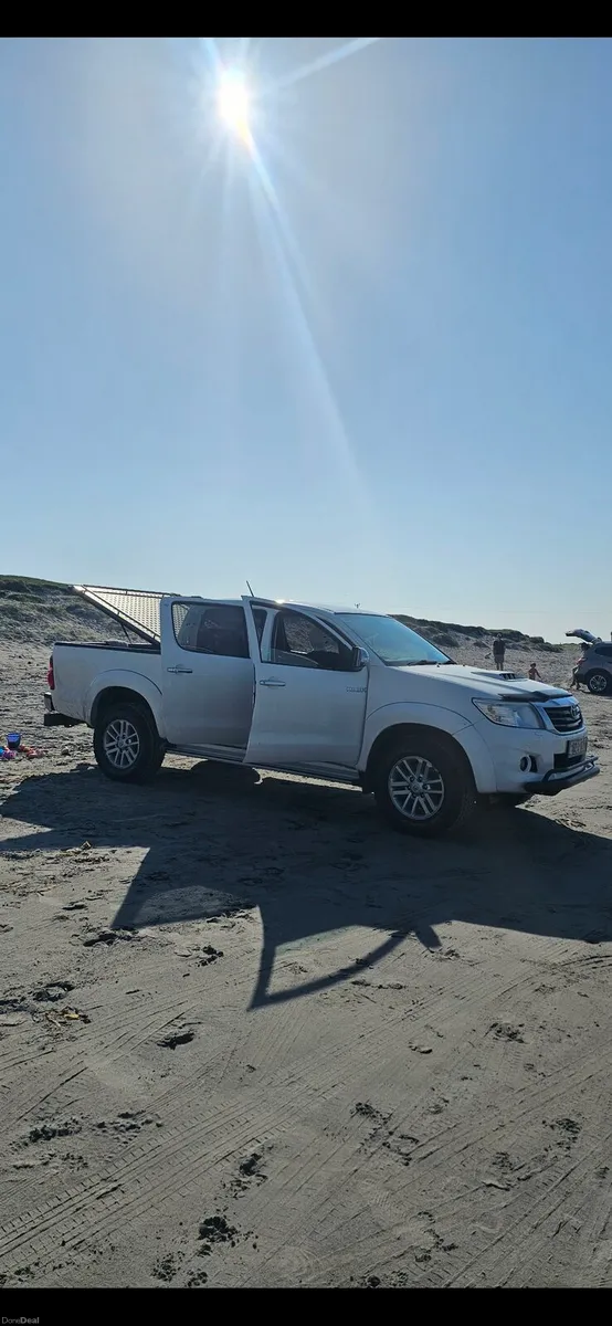 Toyota Hilux - Image 4