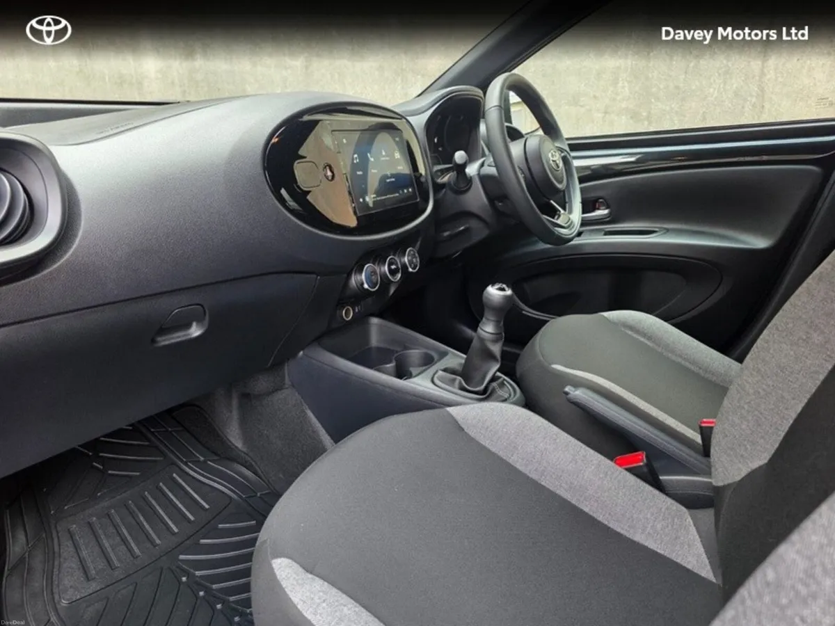 Toyota Aygo X 1.0 - Image 6