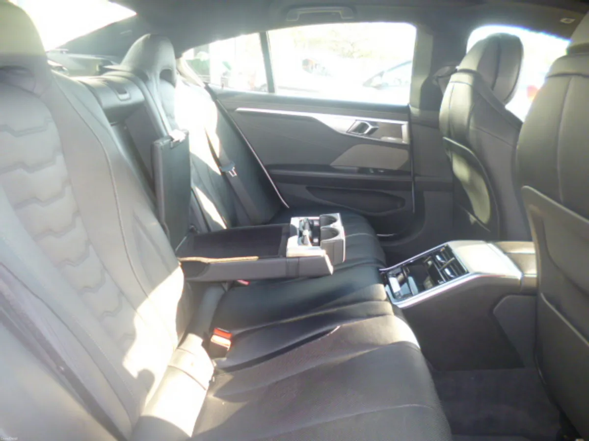 BMW 8-Series 2020 - Image 5