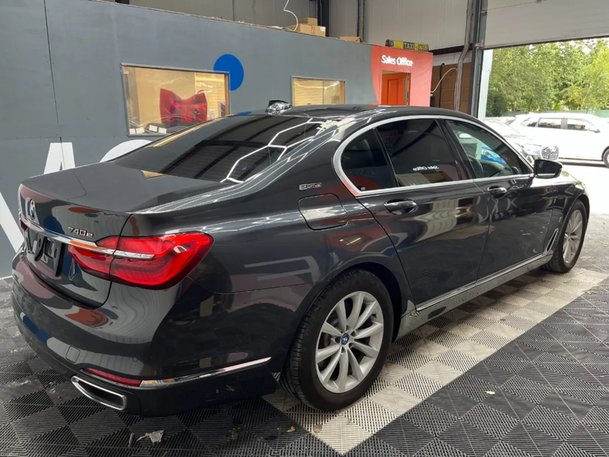 BMW 7-Series 2016 BMW 740e PLUG-IN HYRBID / COOLED - Image 3