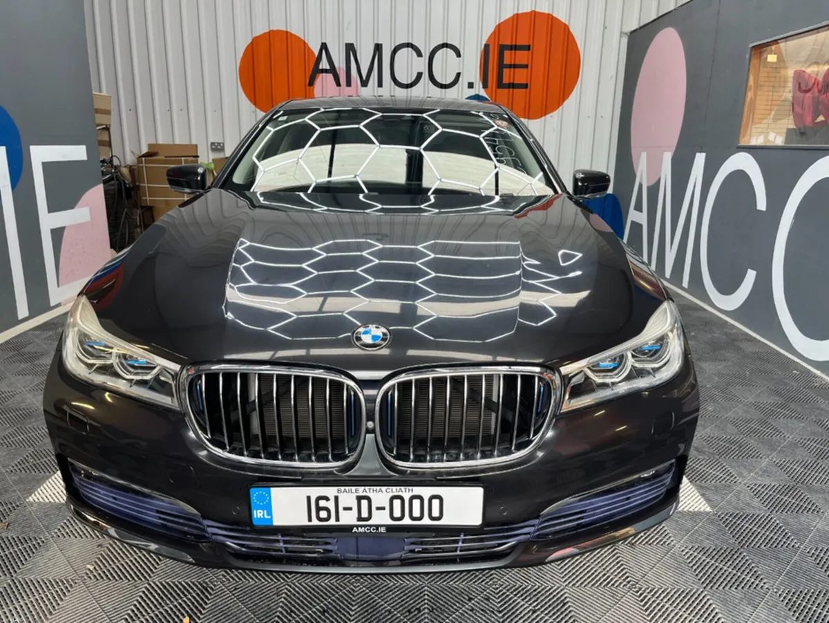 BMW 7-Series 2016 BMW 740e PLUG-IN HYRBID / COOLED - Image 2