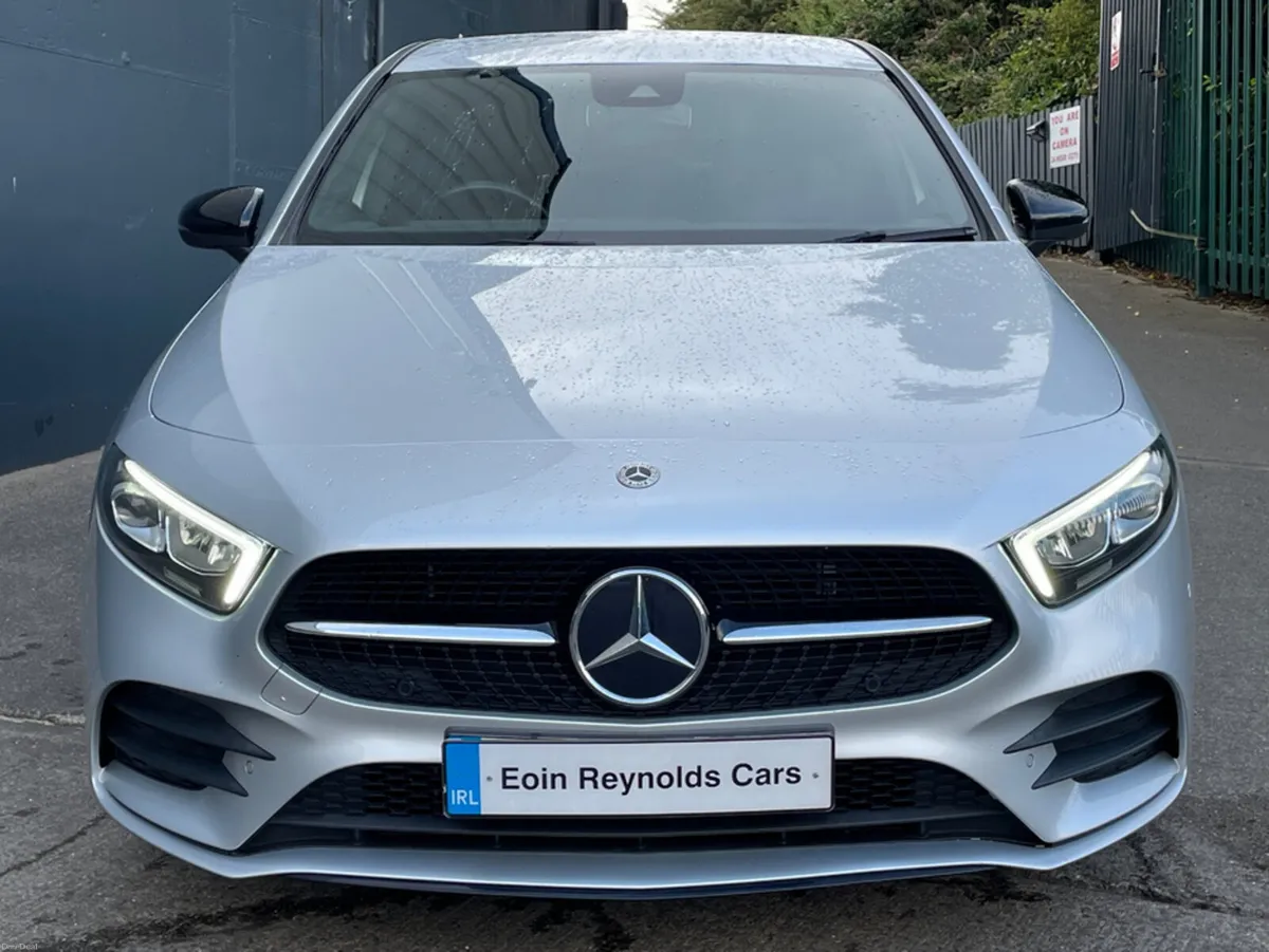 Mercedes-Benz A-Class 250 AMG LINE ED EXECUTIVE E - Image 3