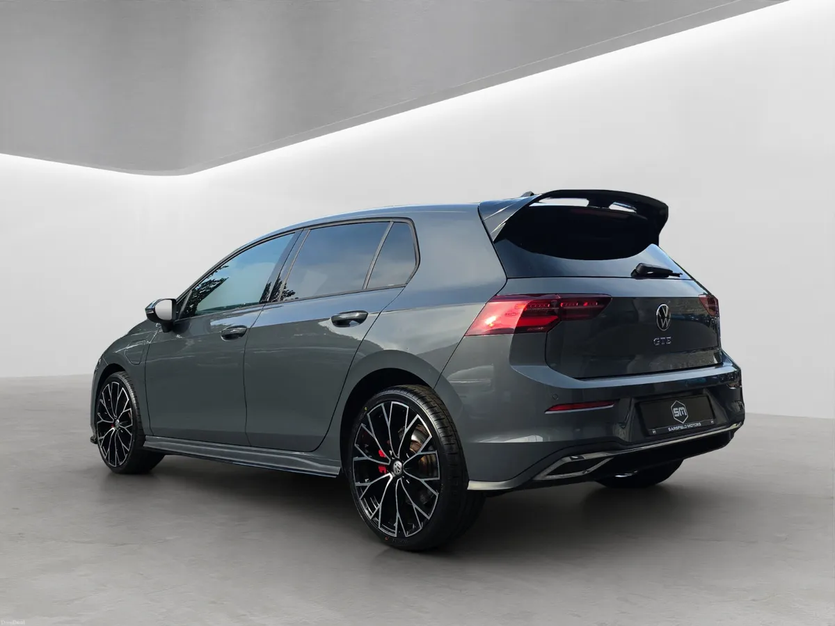 2023 VOLKSWAGEN GOLF 1.4 TSI GTE DSG. - Image 5