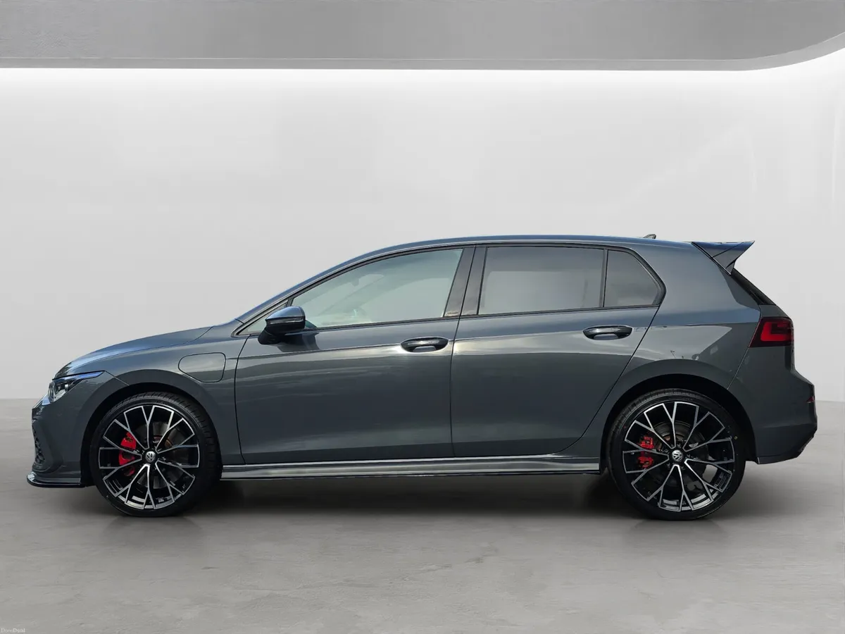 2023 VOLKSWAGEN GOLF 1.4 TSI GTE DSG. - Image 4