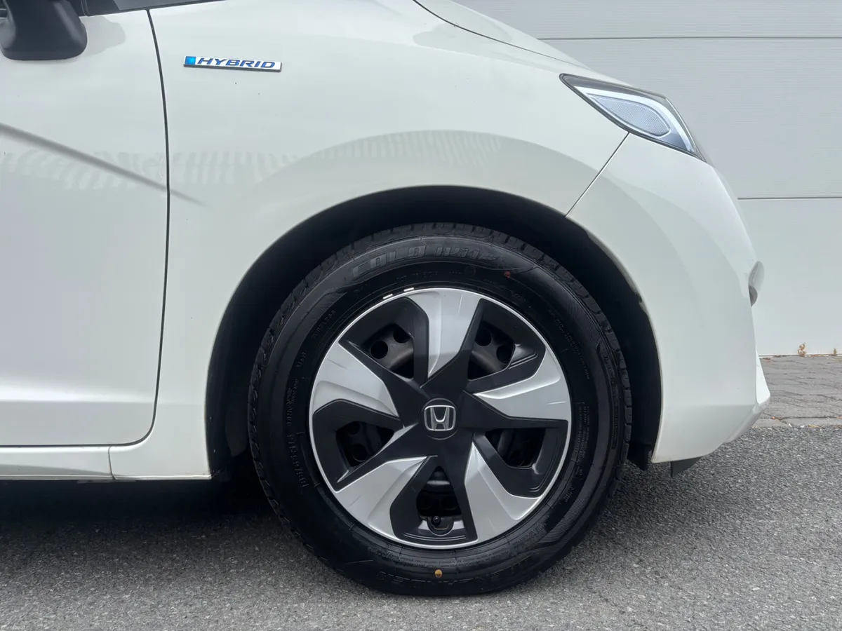 2016 HONDA FIT 1.5I HYBRID A/T NCT TAX - Image 3
