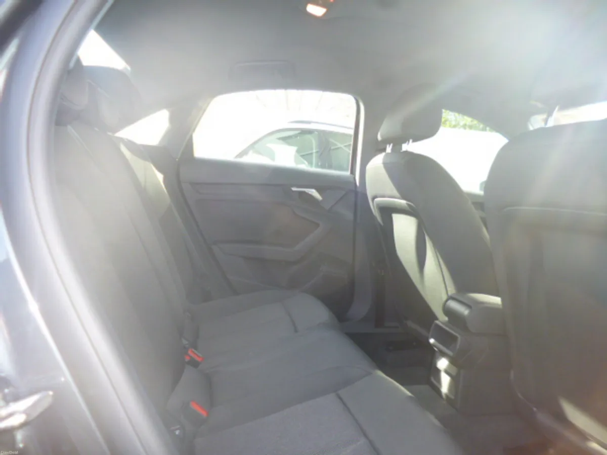 Audi A3 Attraction 2.0L 116HP 2023 - Image 5