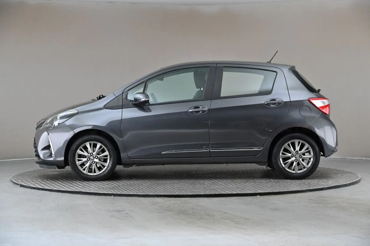 Toyota Yaris 1.0 VVT-I LUNA 5SPD **REVERSE CAM** - Image 5