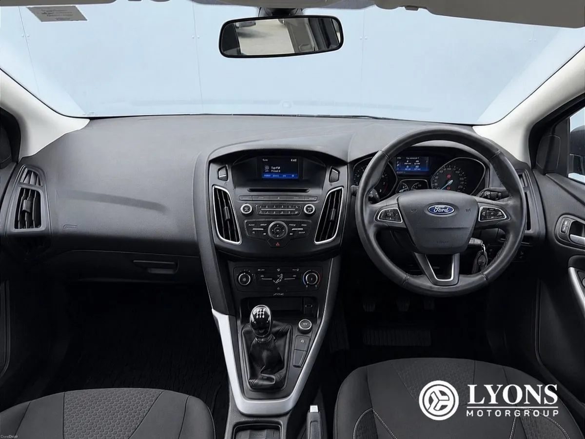 Ford Focus 1.0 Ecoboost Turbo 100PS Zetec - Image 4