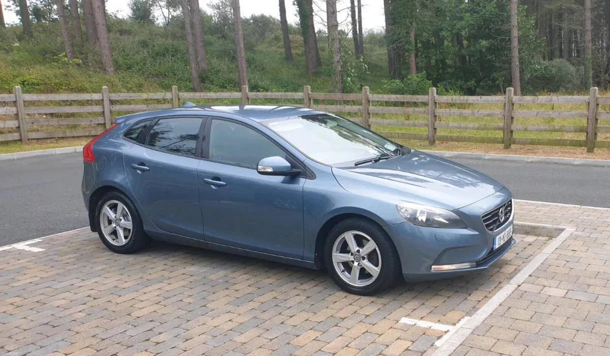 Volvo V40 - Image 3