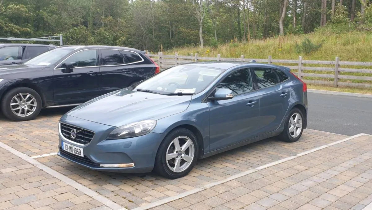 Volvo V40 - Image 6