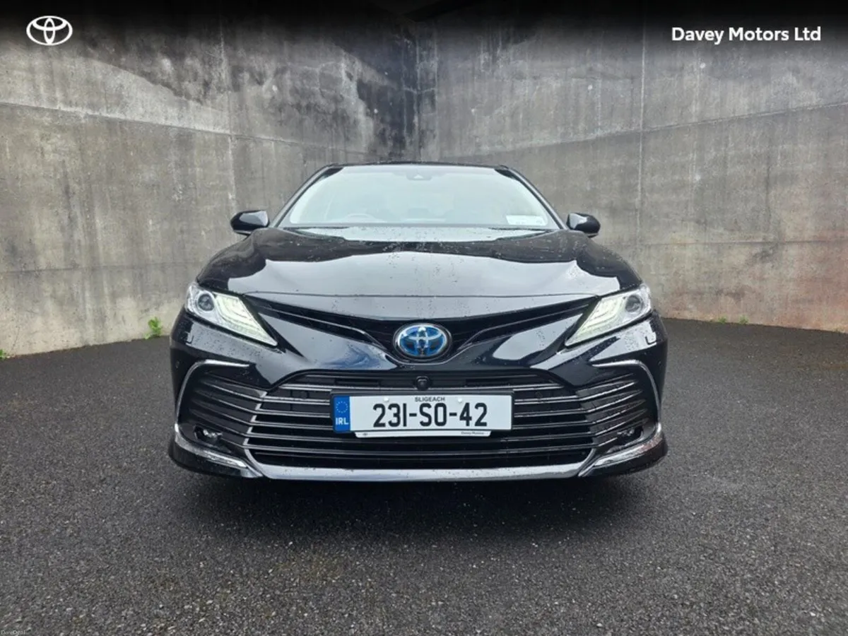 Toyota Camry PLATINUM EDITION 4 4DR AUTO - Image 5