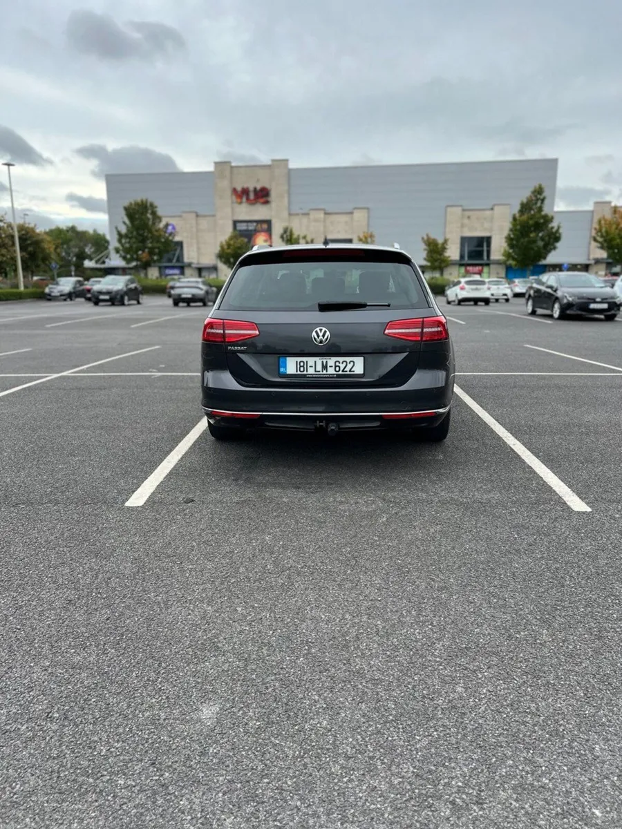 Volkswagen Passat 2018 - Image 3