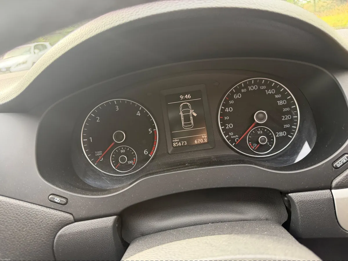 Volkswagen Jetta 2012 - Image 4