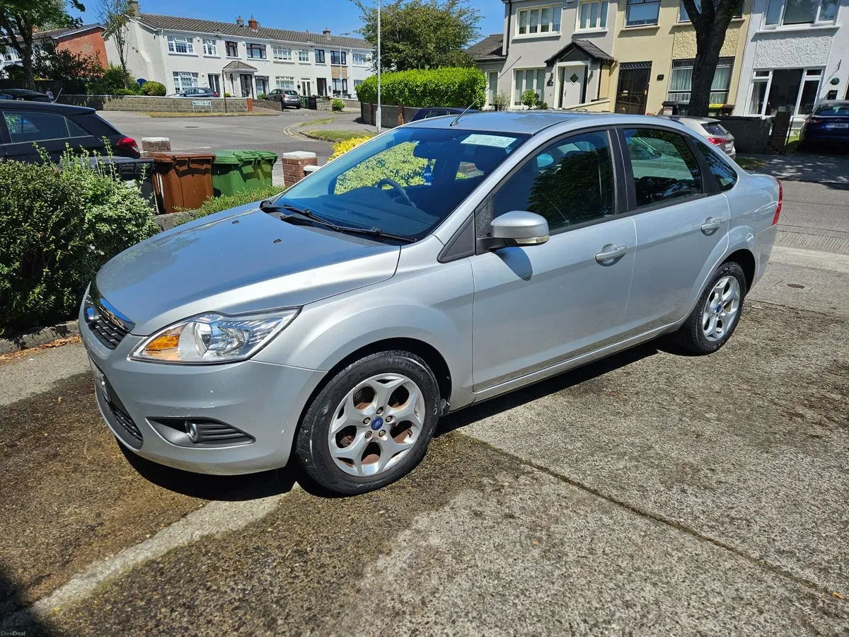 Ford Focus 2011 - Image 2