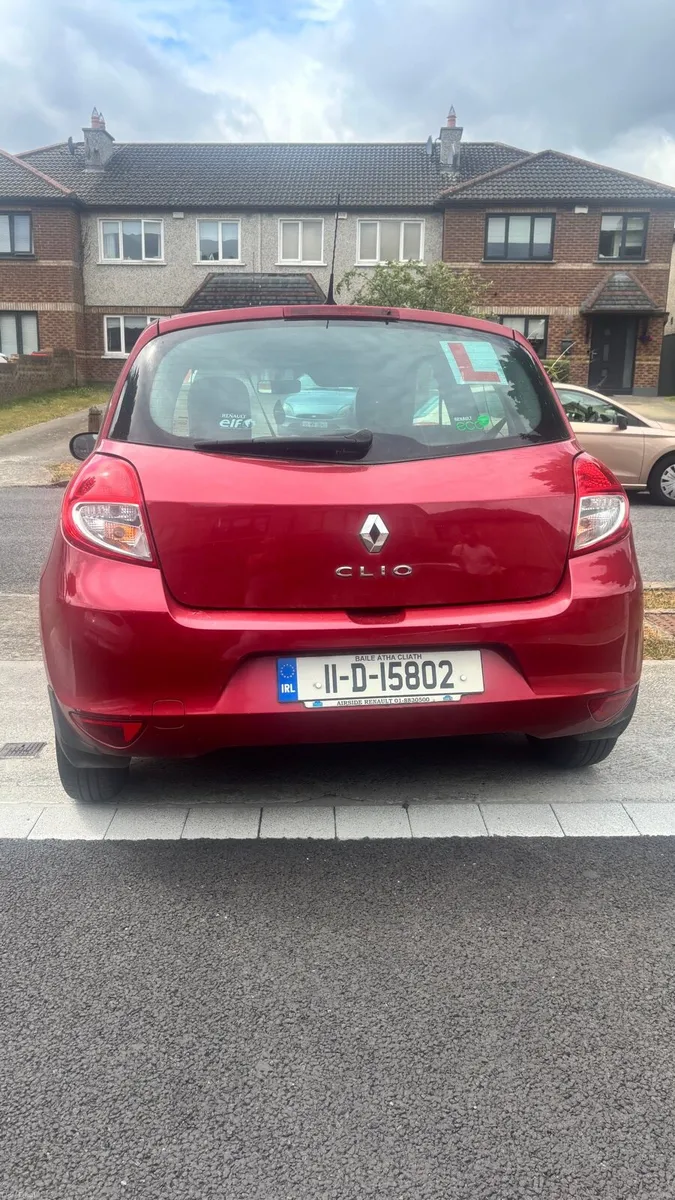 2011 Renault Clio - Image 2