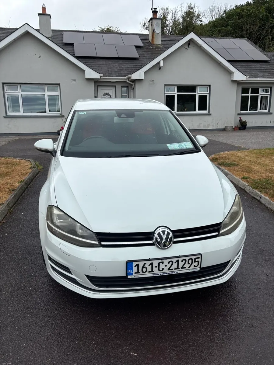 2016 Volkswagen Golf - Image 1