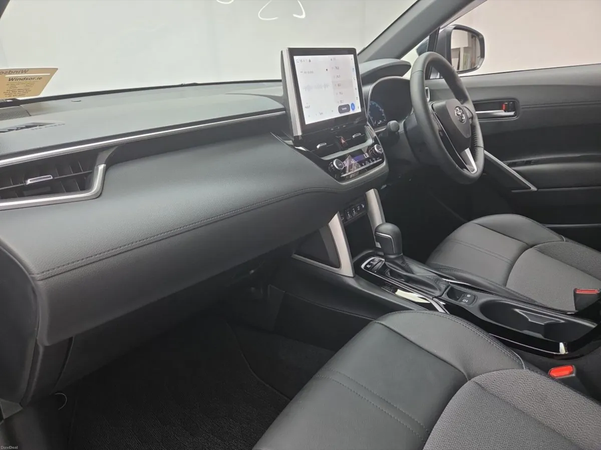 Toyota Corolla Cross Z Hybrid - Image 4