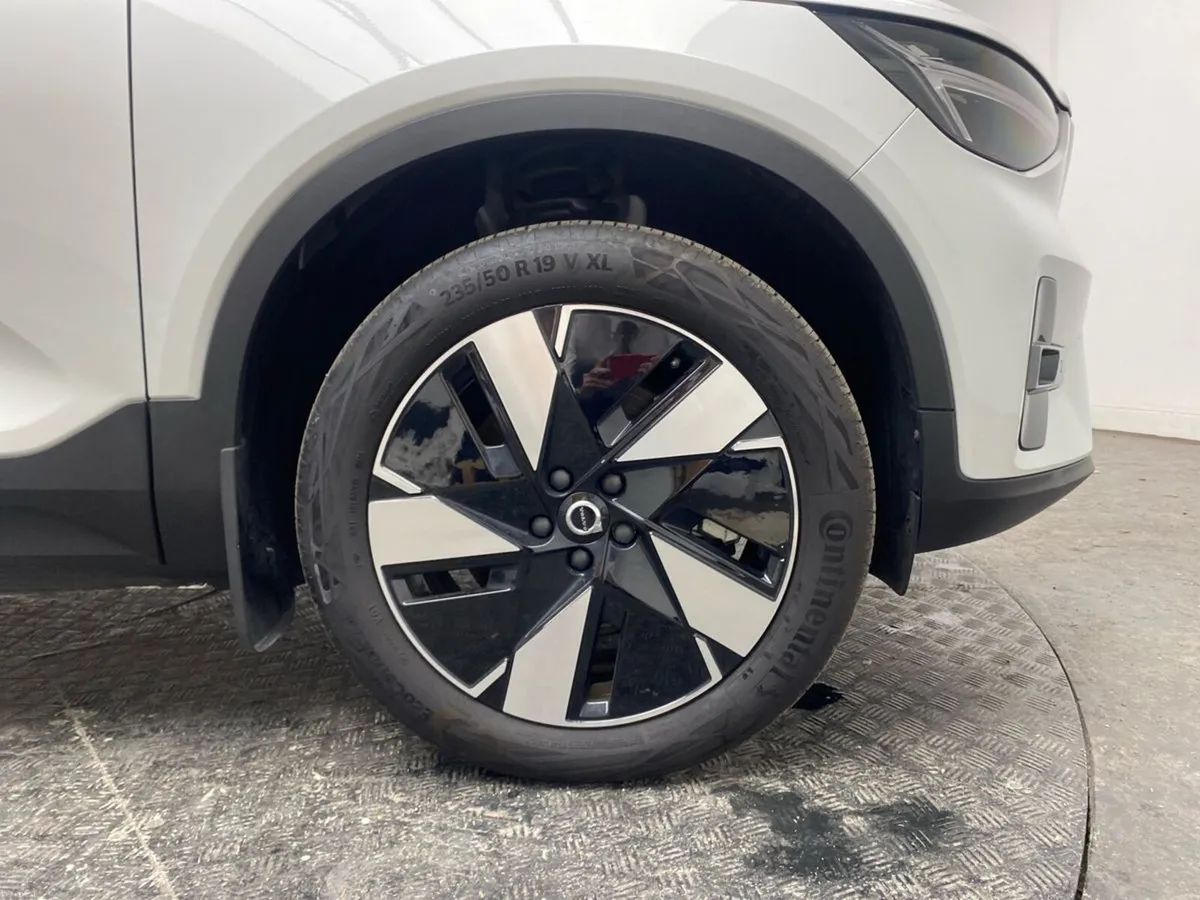 Volvo EX40 Single Motor Ext Range Electric Plus - Image 5
