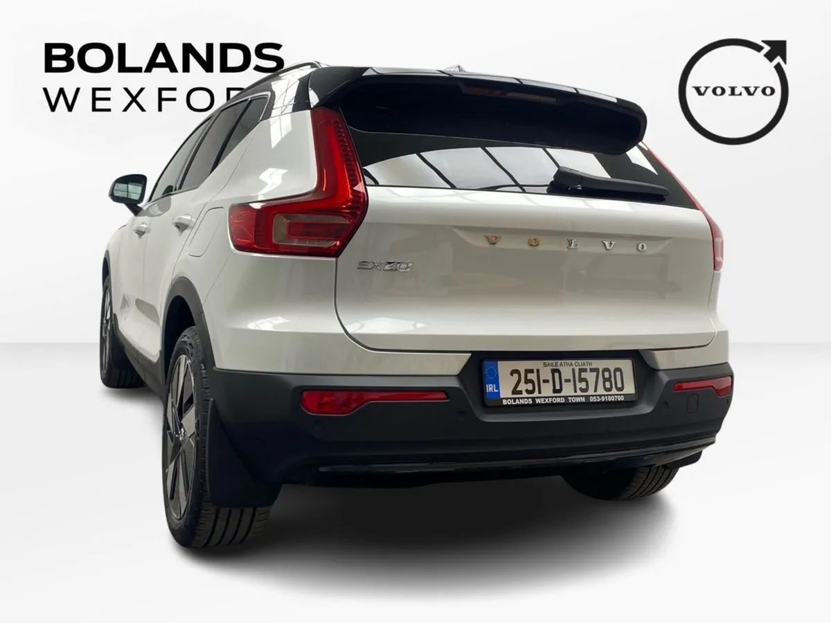 Volvo EX40 Single Motor Ext Range Electric Plus - Image 3