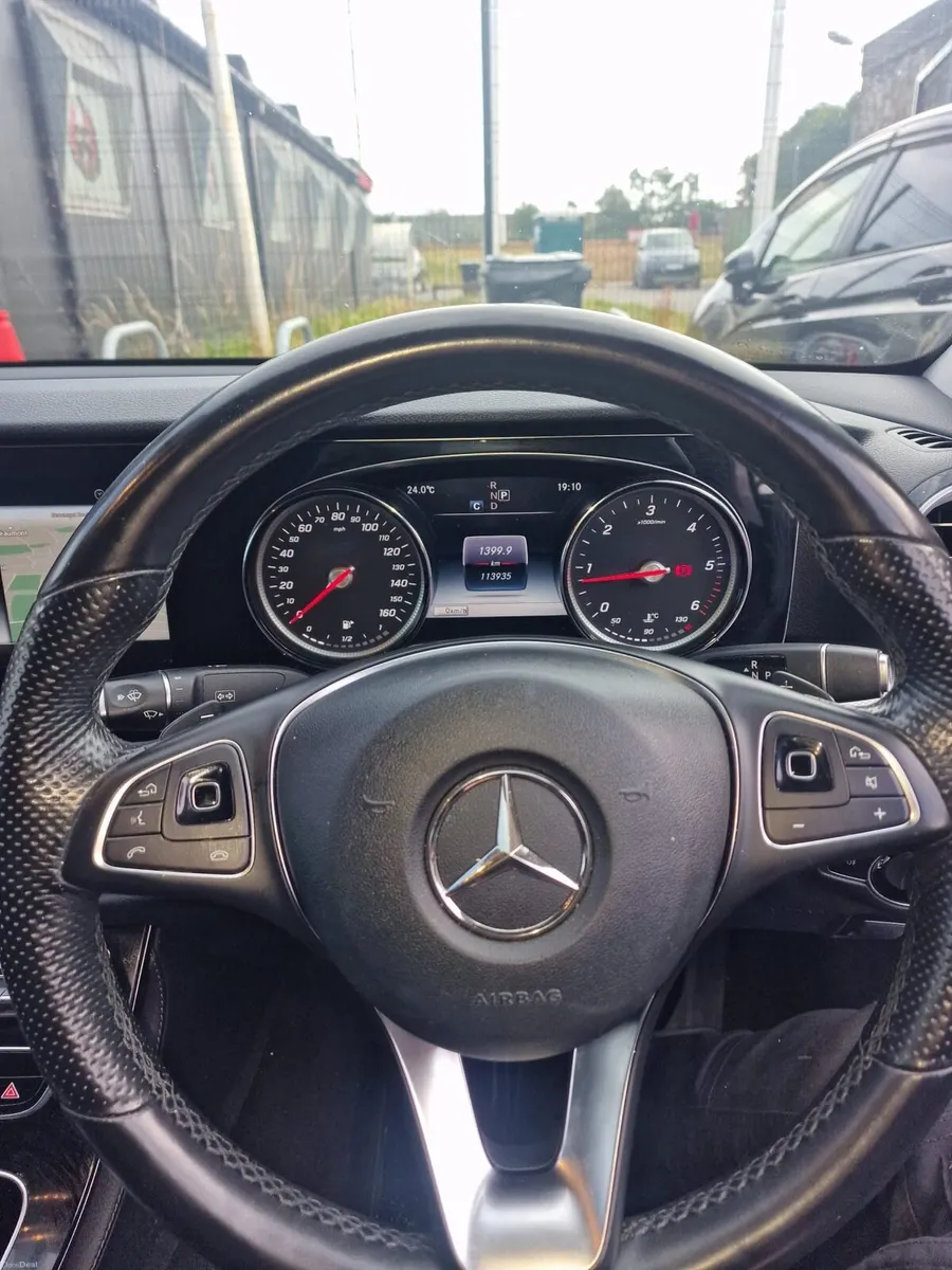 Mercedes E220 d - Image 6
