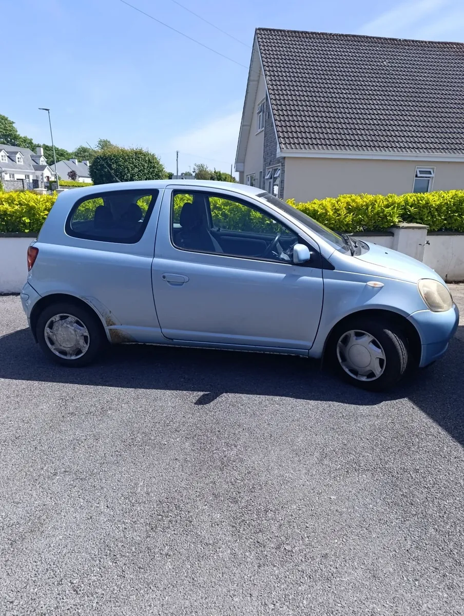 Toyota Yaris 2005 - Image 1