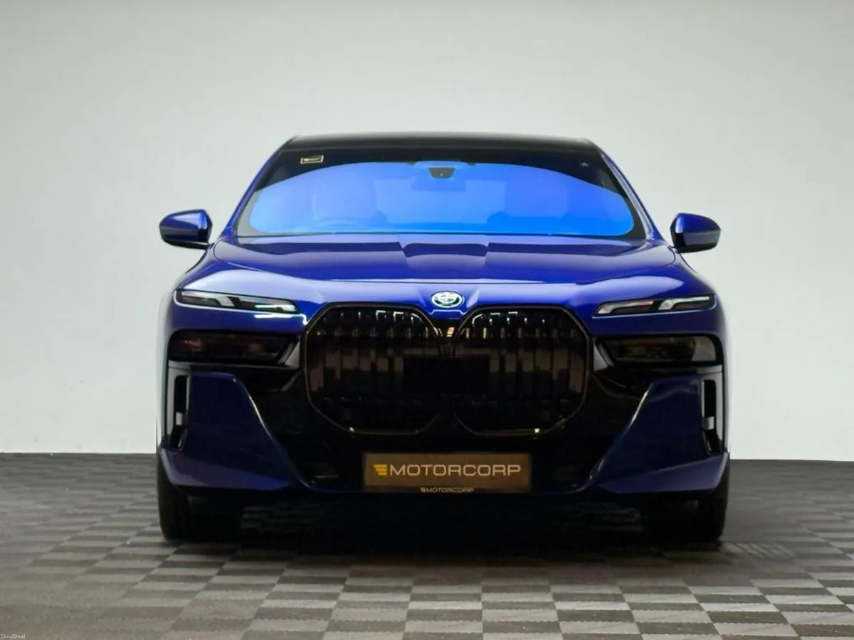 BMW 7-Series 750E M SPORT PRO SAN MARINO - Image 2