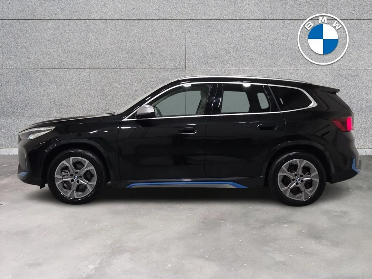 BMW iX1 xDrive30 xLine - Image 3