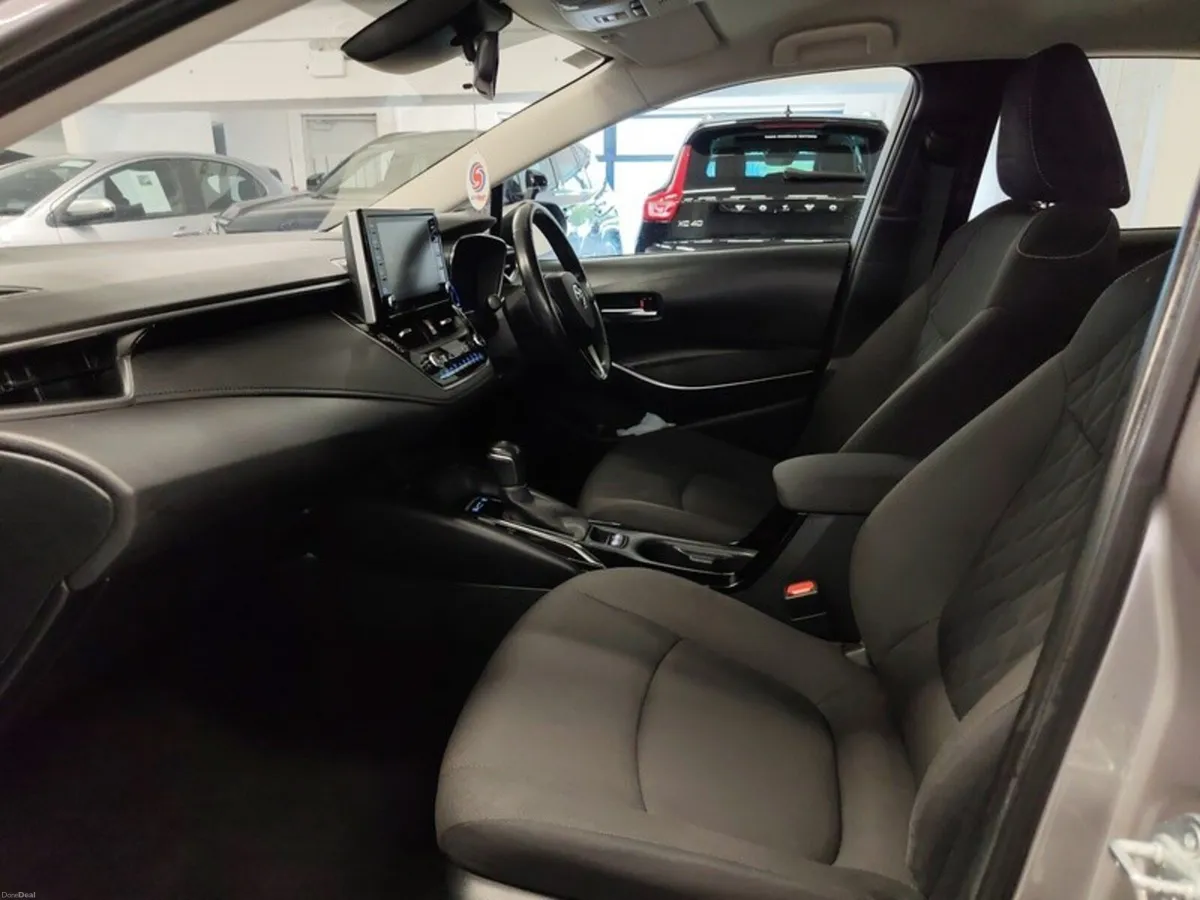 Toyota Corolla HYBRID LUNA SAL - Image 6