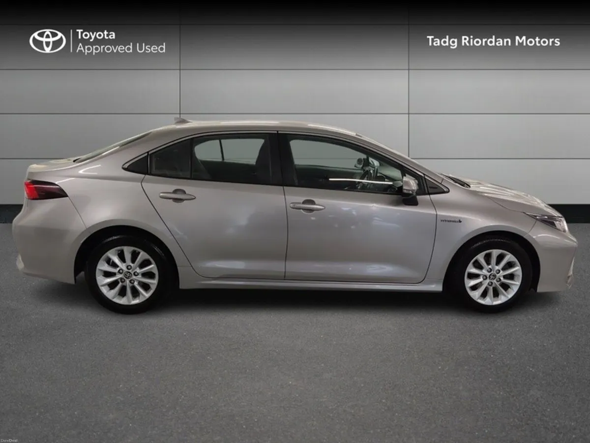 Toyota Corolla HYBRID LUNA SAL - Image 3