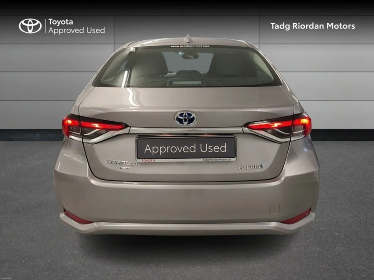 Toyota Corolla HYBRID LUNA SAL - Image 4