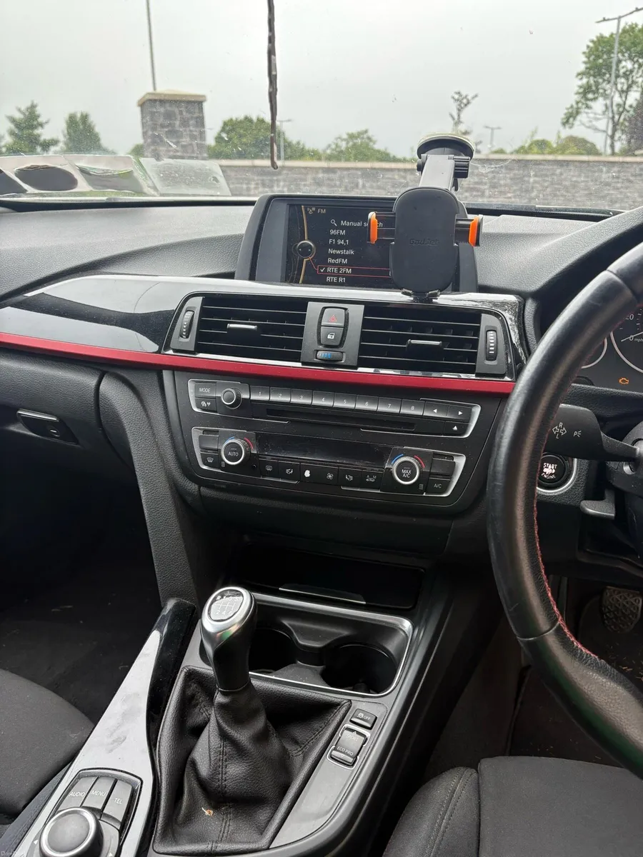 BMW 318d touring - Image 2