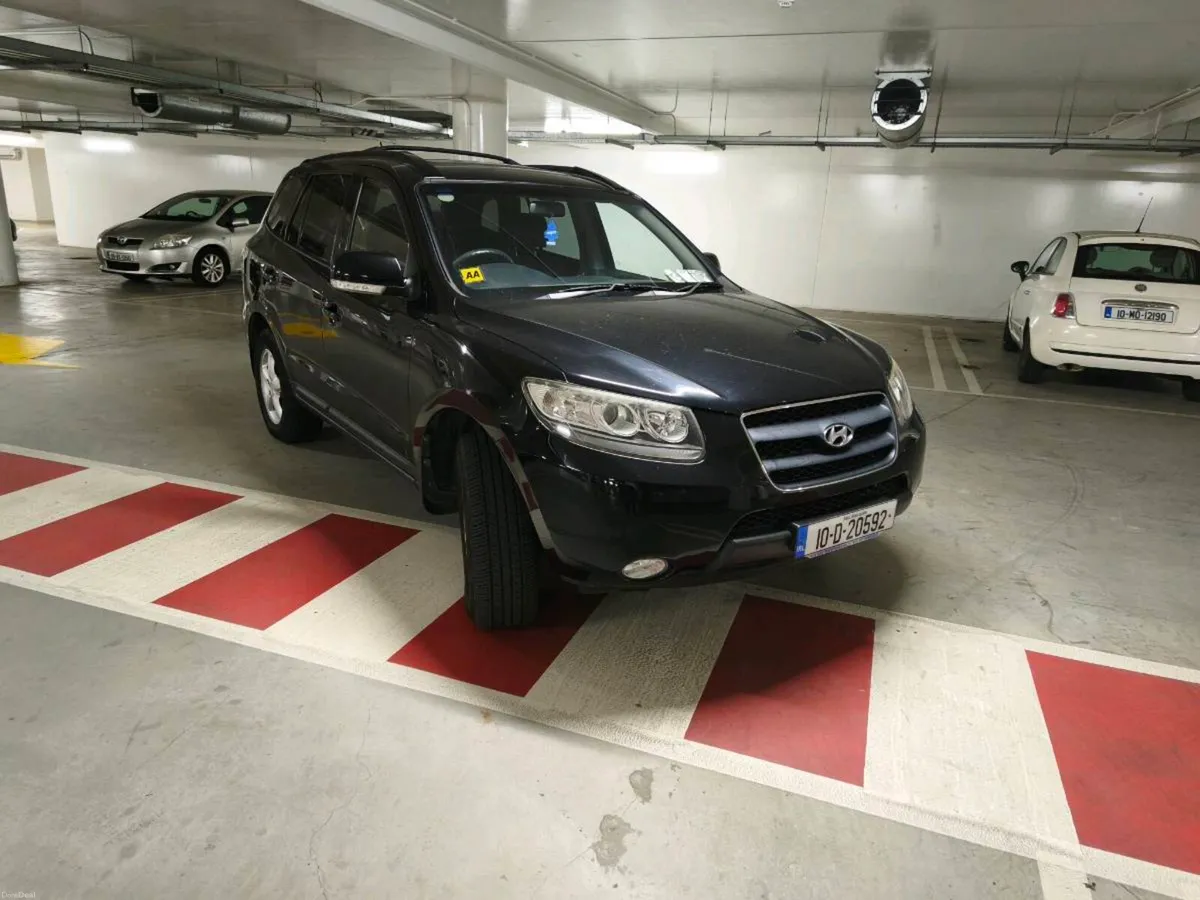 Hyundai Santa fe very low km - Image 2