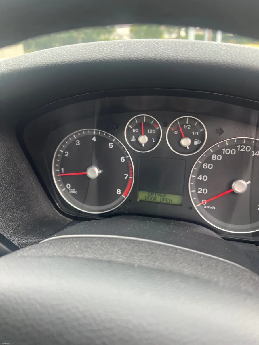 Ford Focus nct and tax 1.4 petrol - Image 3