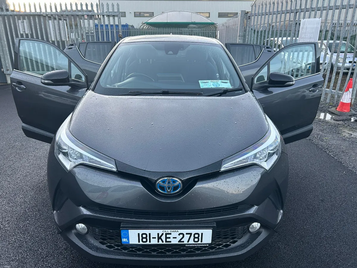 2018 Toyota C-HR HYBRID AUTOMATIC - Image 5