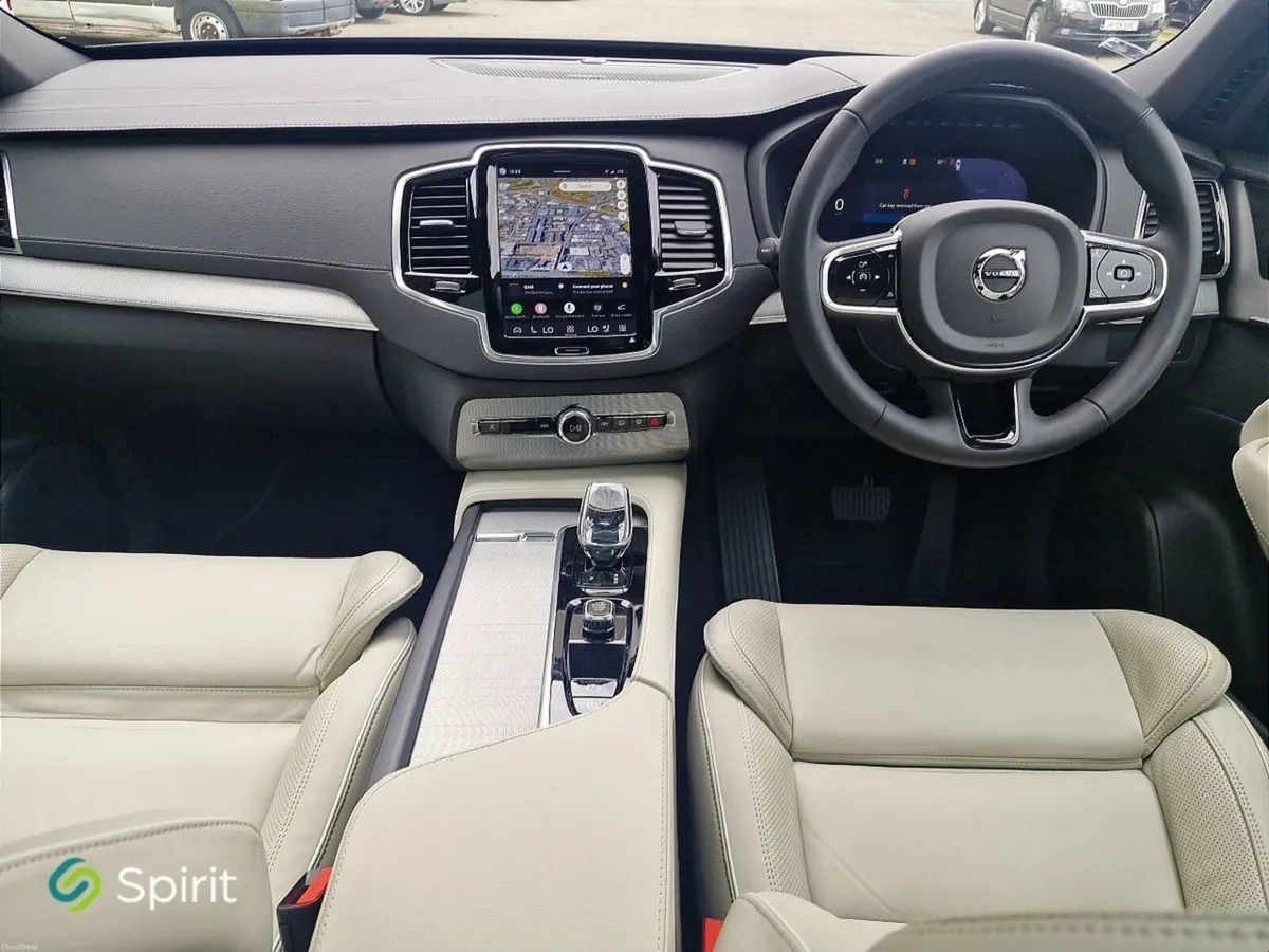 Volvo XC90 T8 Plus Plug In Hybrid - Image 4